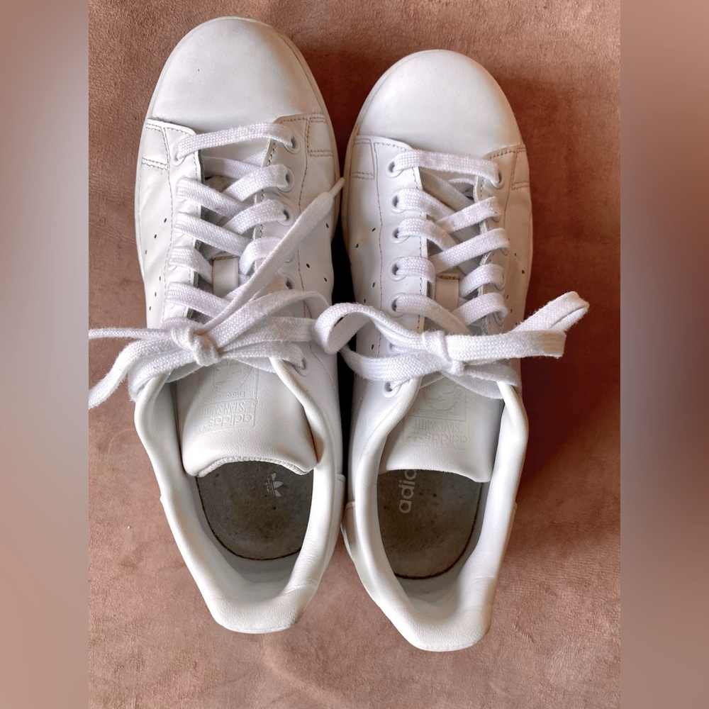 Stan Smith by Adidas all white leather sneakers 5.5 male, 7  female.